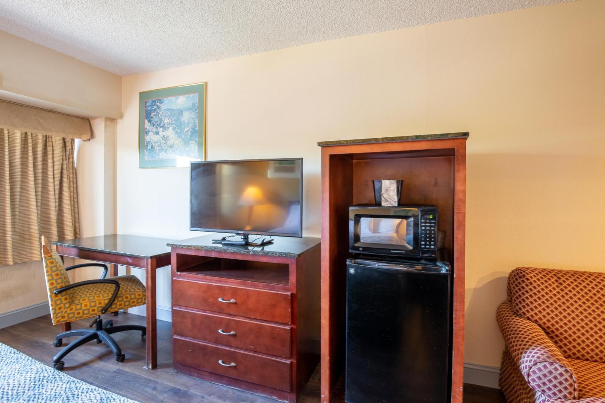 Dominion Inn And Suites Sandston Eksteriør billede